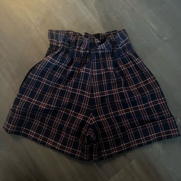 Sunday best plaid shorts Aritzia - Picture 2 of 3